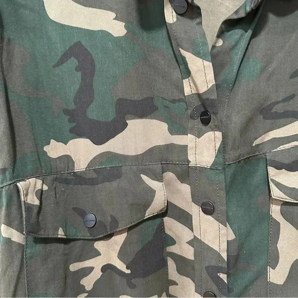 Sanctuary camo button down shirt Small - Picture 4 of 10